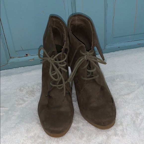 Wedged Boots Booties - Picture 2 of 5